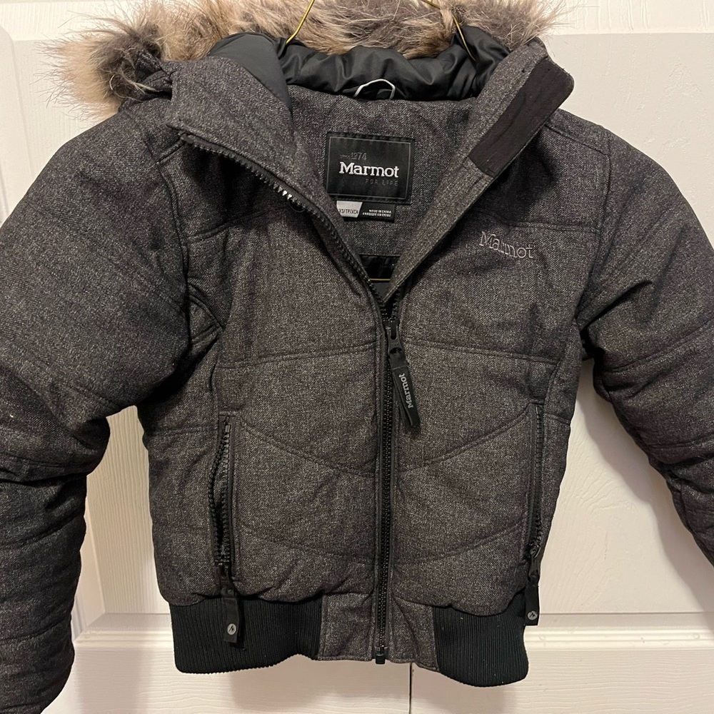 Marmot girl’s jacket with fur on hood